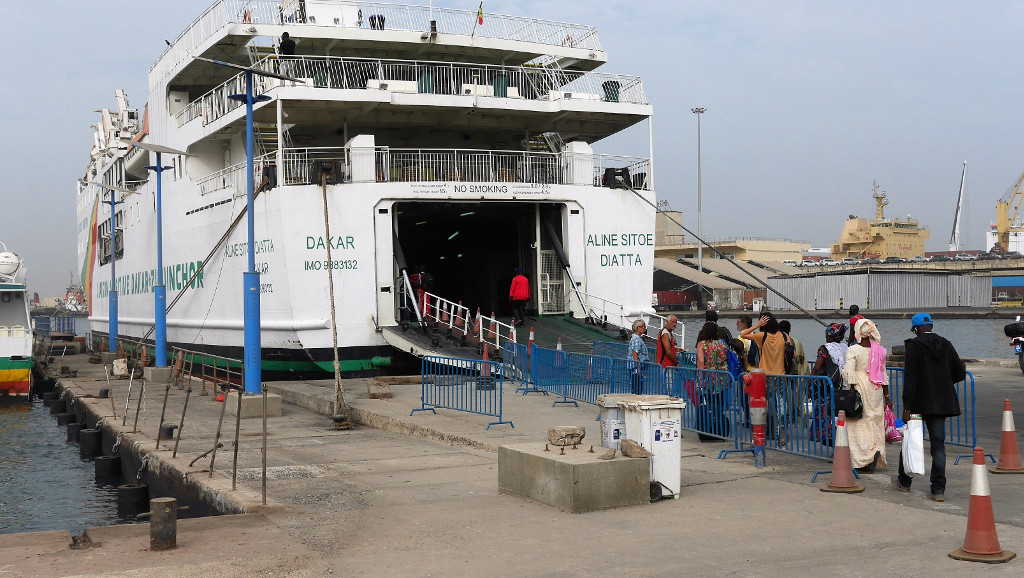 Ferry, Dakar